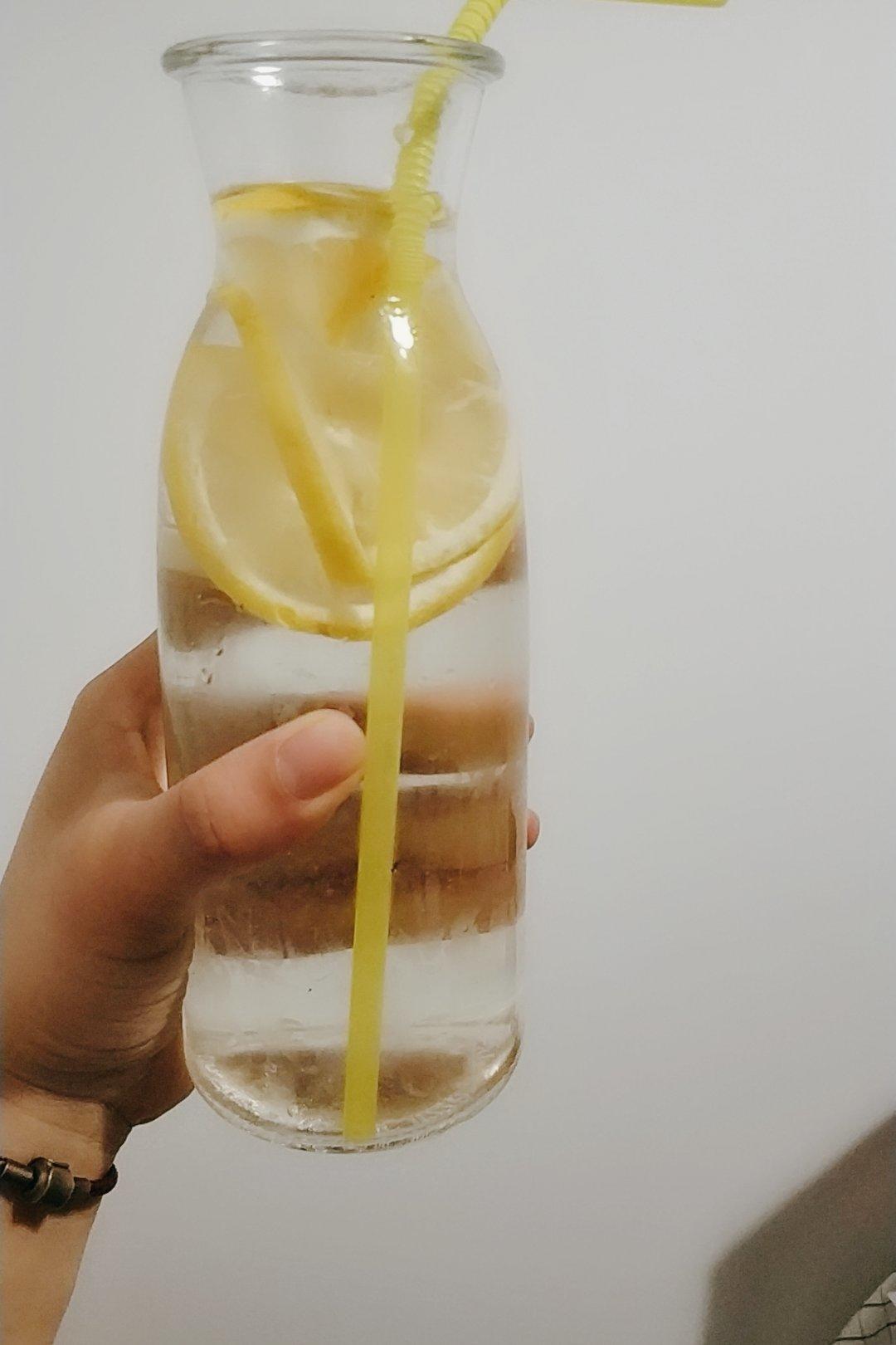 柠檬薄荷苏打水