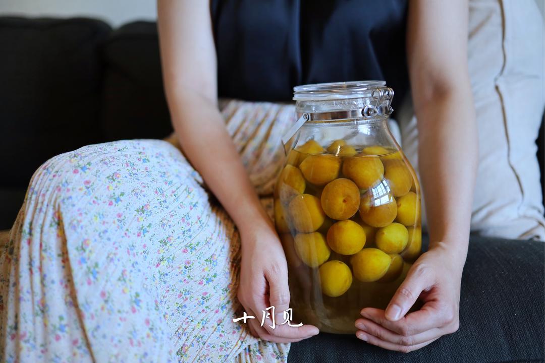 青梅泡酒的做法