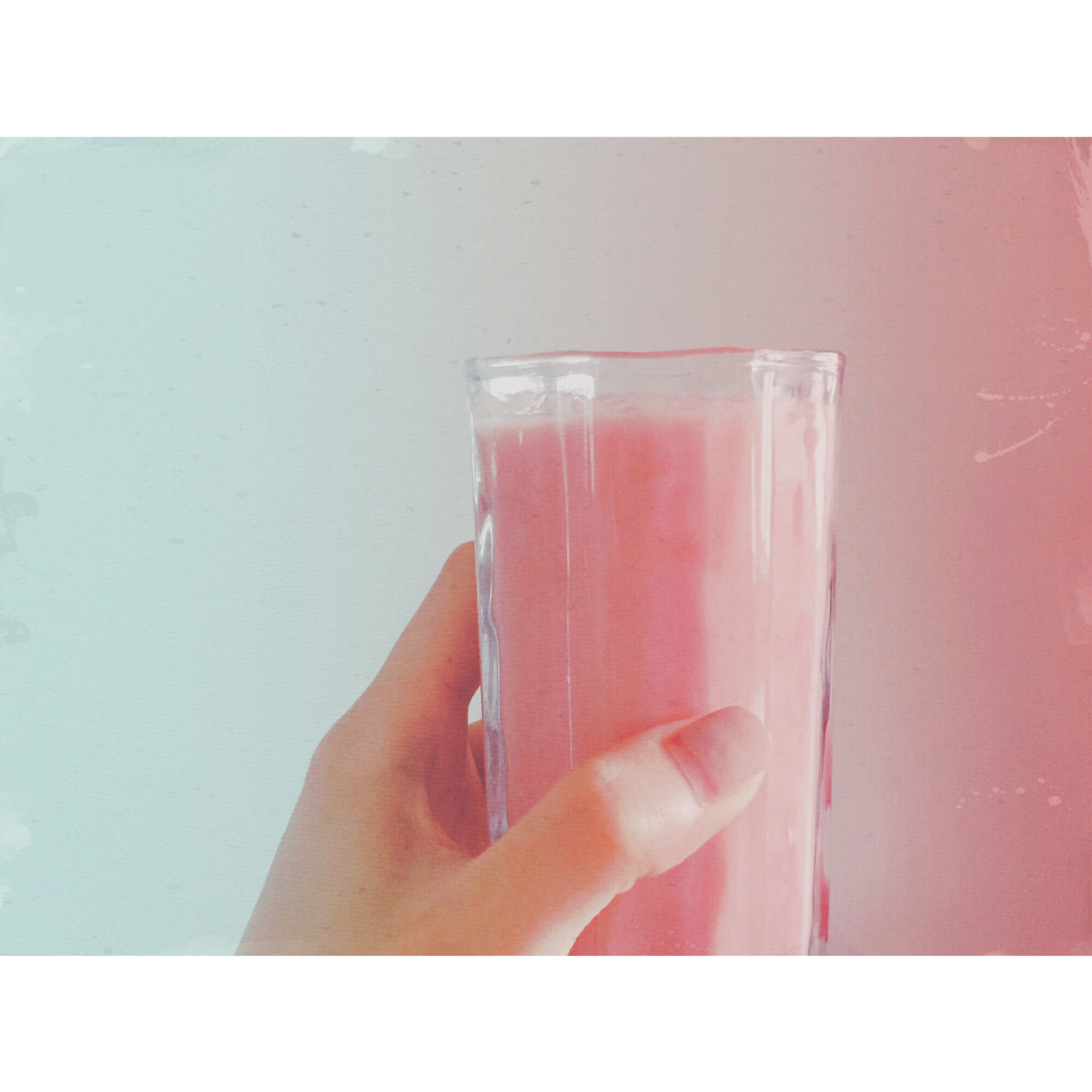 渐变的少女西瓜汁