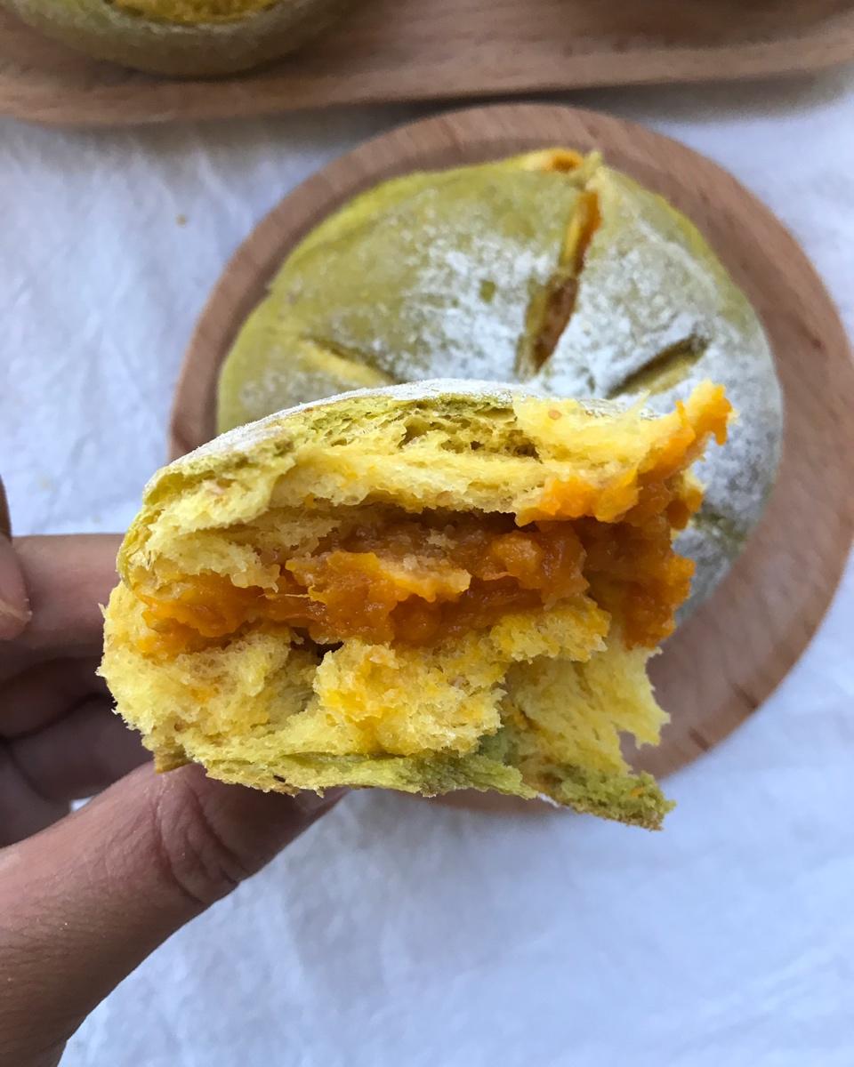 小宁烘焙做的南瓜可可软欧