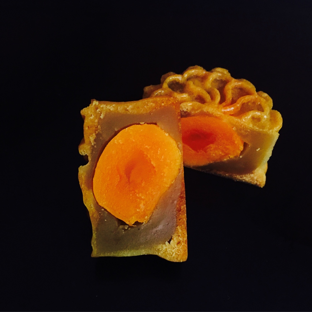 广式月饼——蛋黄莲蓉月饼
