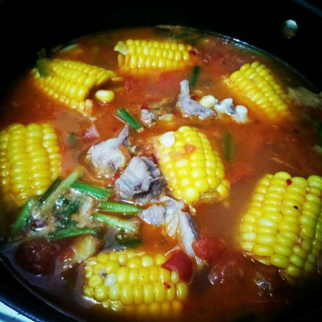 番茄土豆玉米排骨汤