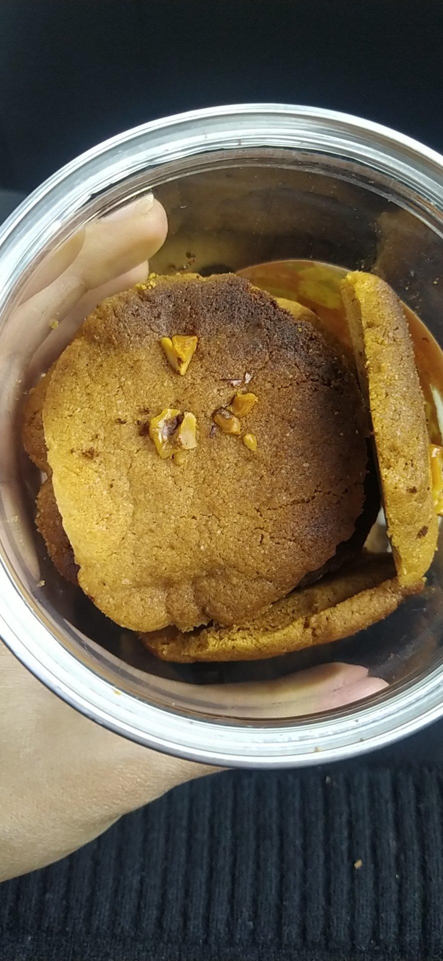 轻轻一按就碎掉的原味桃酥（不输猪油版）