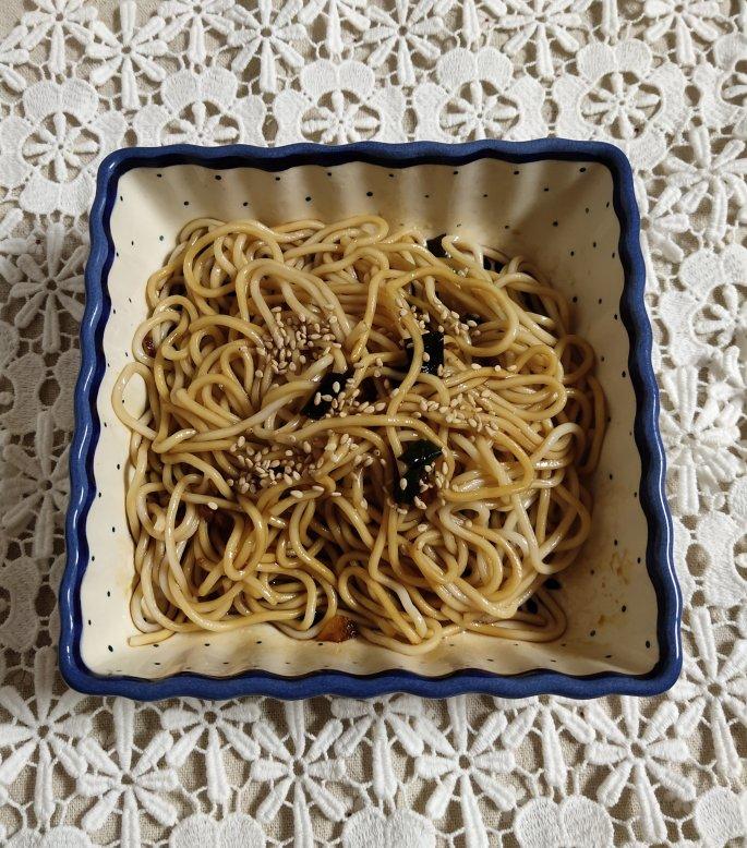 10分钟搞定的一碗葱油拌面