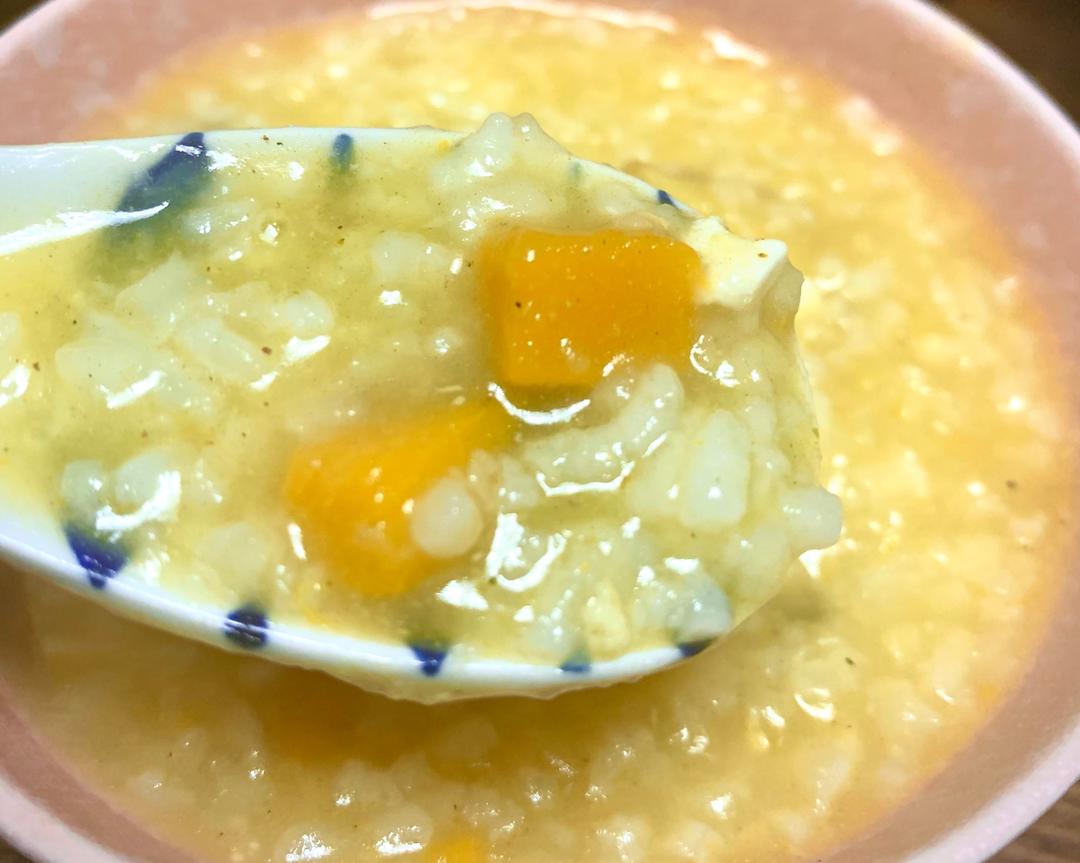 咸蛋黄南瓜粥，味道绝对超乎颜值带给你的想象