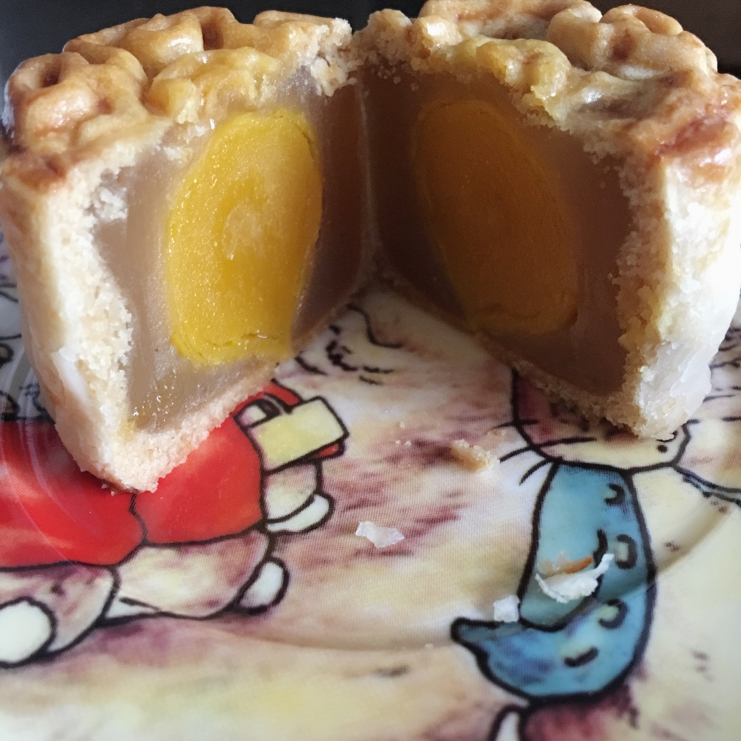 广式月饼——蛋黄莲蓉月饼