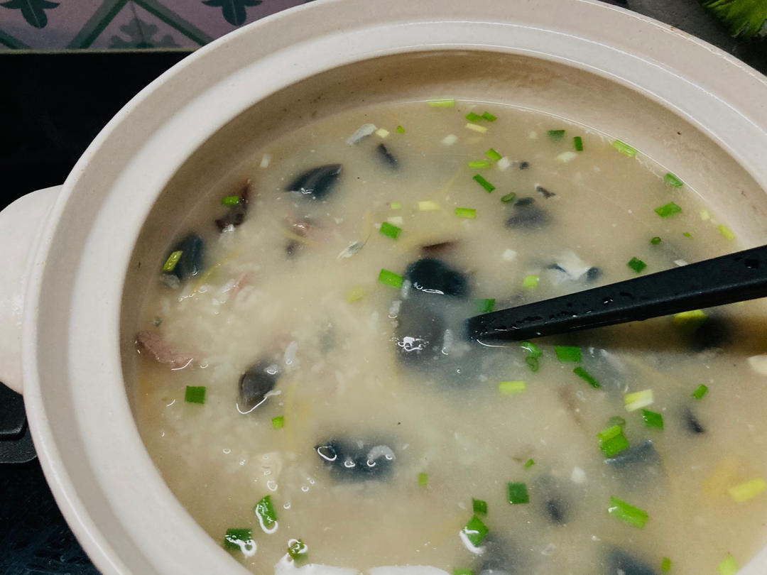 十五分钟快手之香滑皮蛋瘦肉粥(附五分钟电饭煲电压力锅更快捷方法)