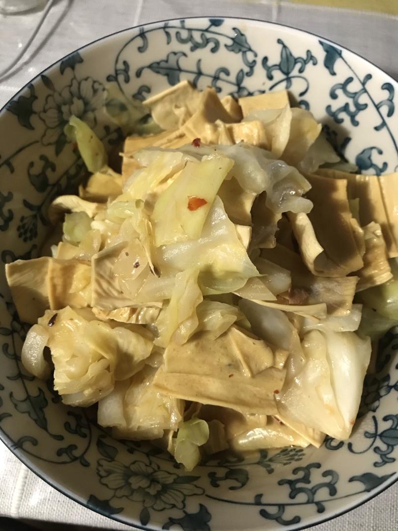 腐竹炒包包白，不辛辣的下饭菜
