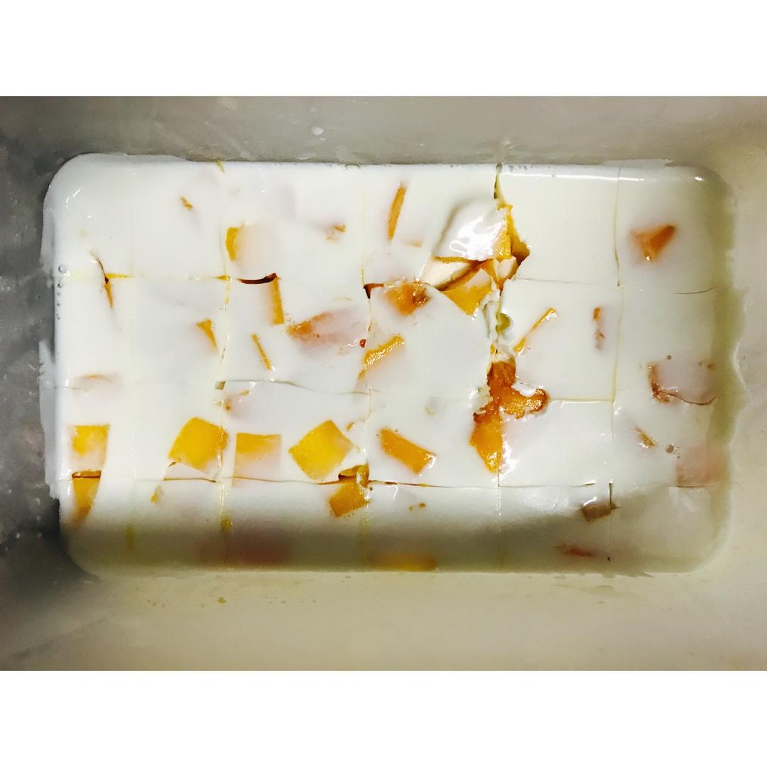 粒粒芒果椰汁冻糕