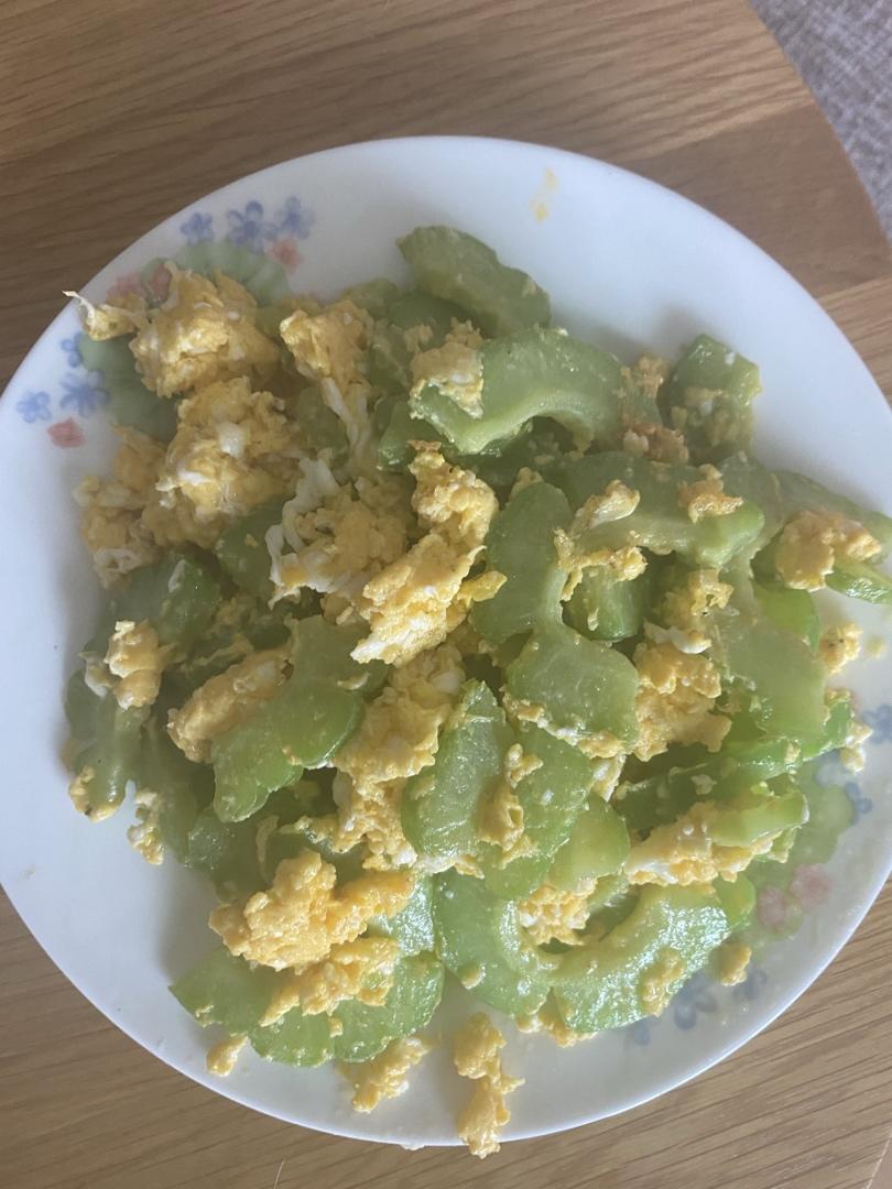 苦瓜炒鸡蛋