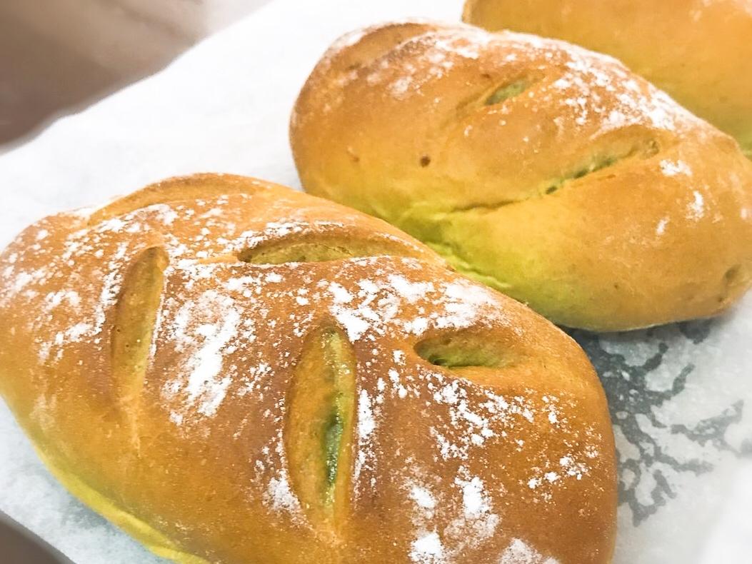 红豆/肉松麻薯软欧面包+石榴茶【曼食慢语】