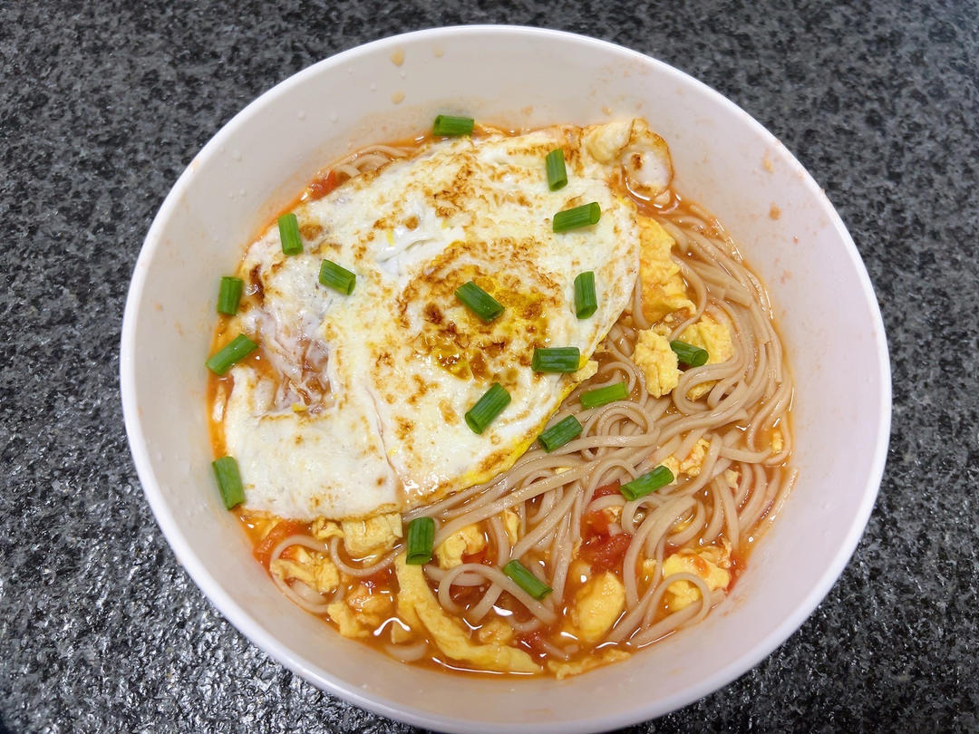 番茄鸡蛋荞麦面