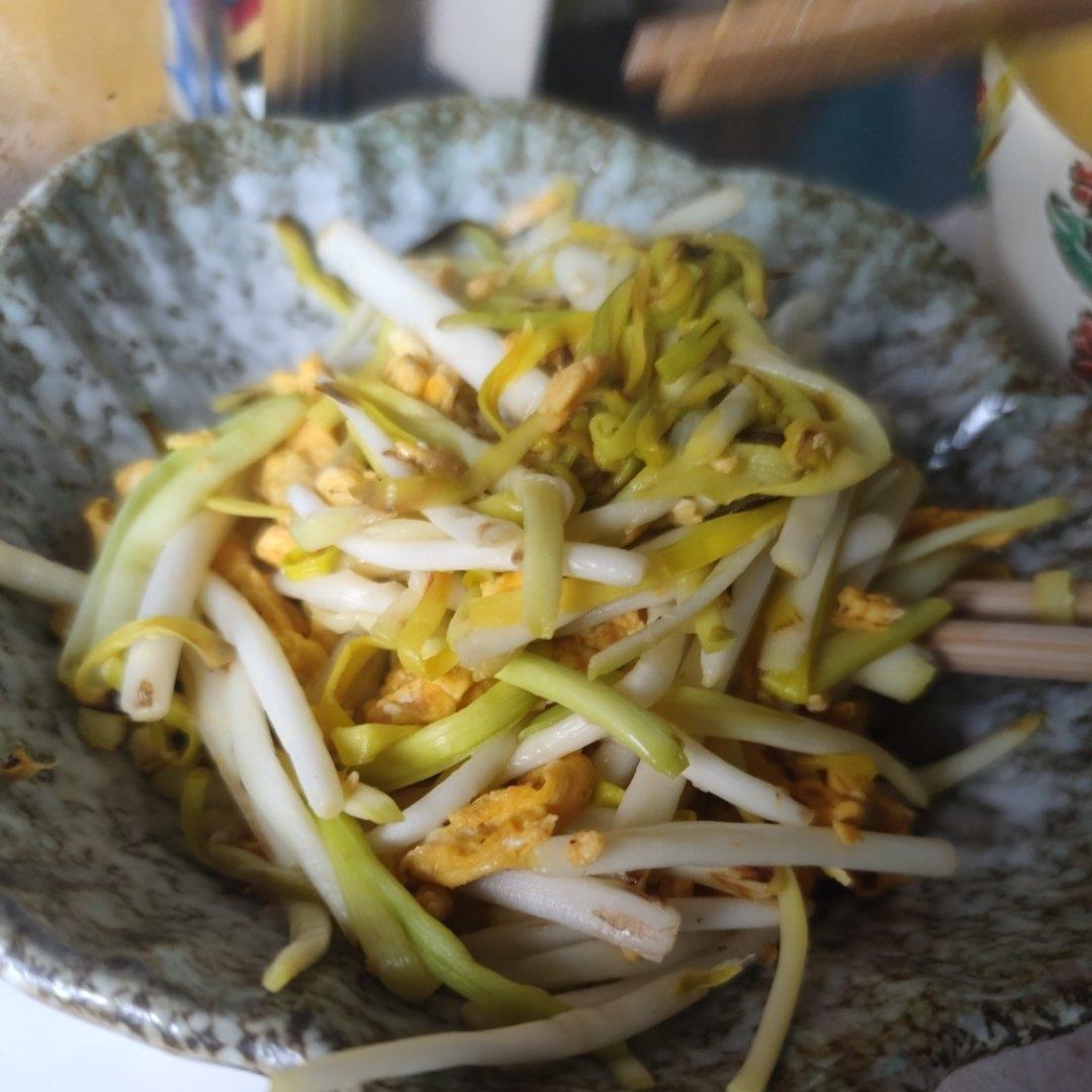 韭黄炒鸡蛋