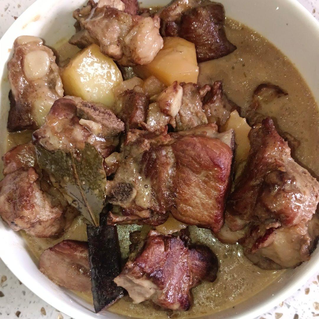 土豆炖排骨