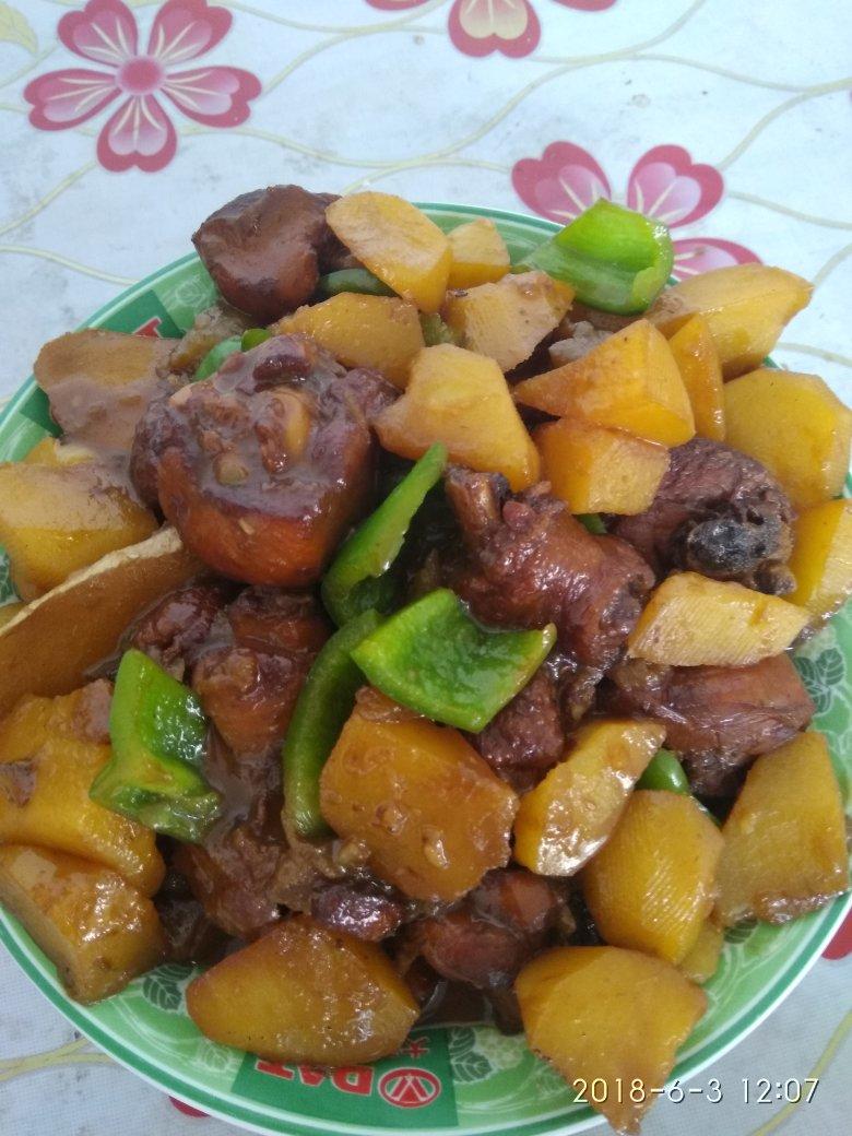 黄焖鸡米饭
