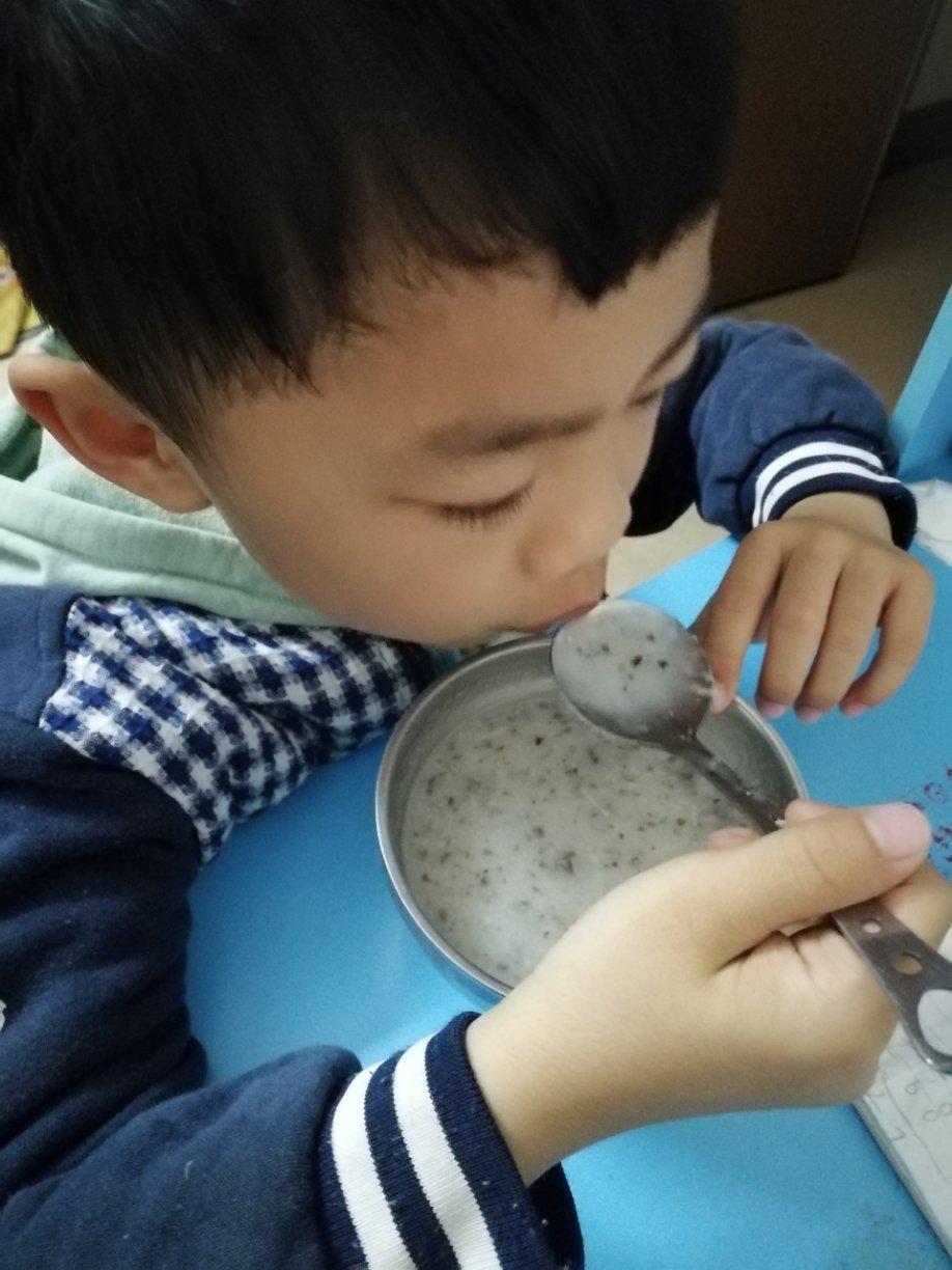 木耳山药瘦肉粥《破壁机食谱》