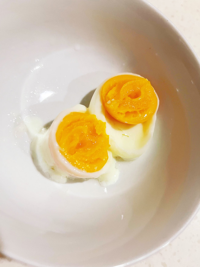 【温泉蛋(低温慢煮)的做法步骤图】艾莉亚斯塔克_下厨房