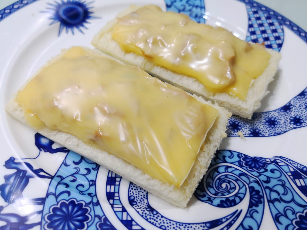 快手早餐：金枪鱼奶酪土司的做法