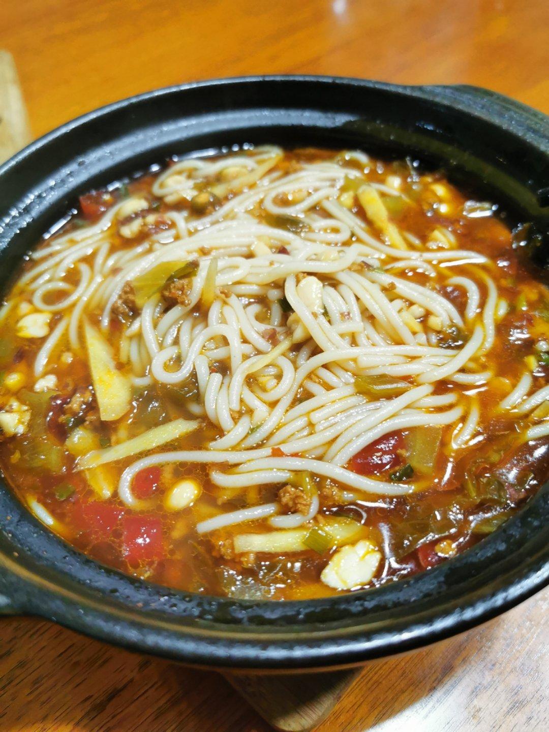 昆明小锅米线（视频在最后）