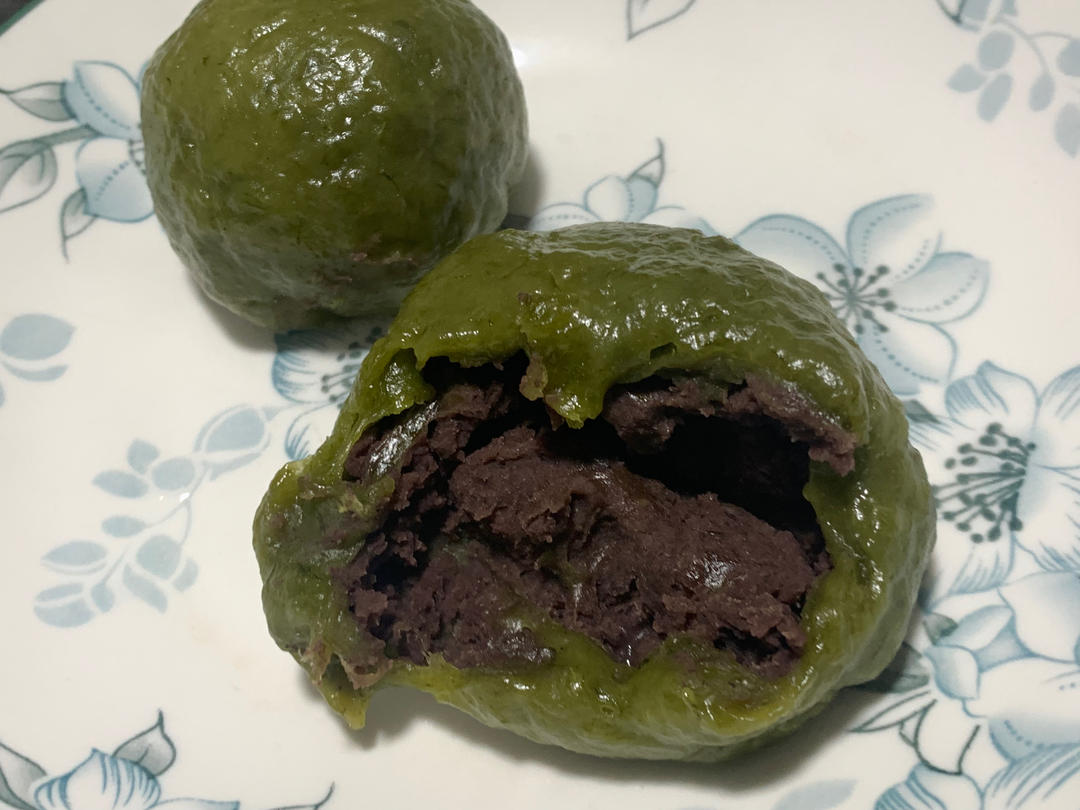 清明必吃的艾草青团