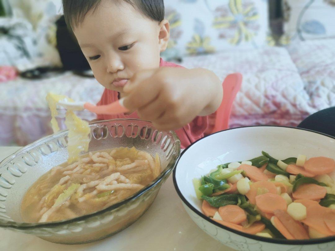 宝宝辅食一岁时蔬虾滑面线