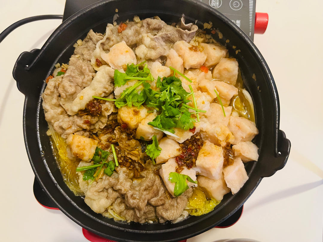 蒜香肥牛虾滑煲