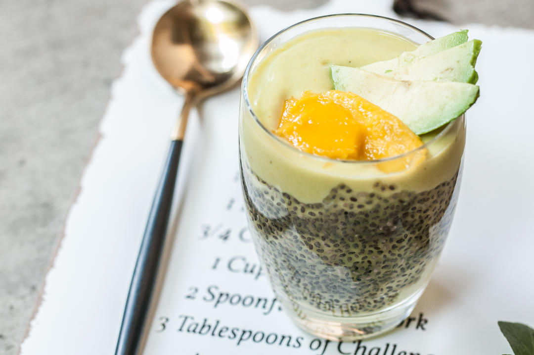 芒果椰香牛油果奶昔的做法