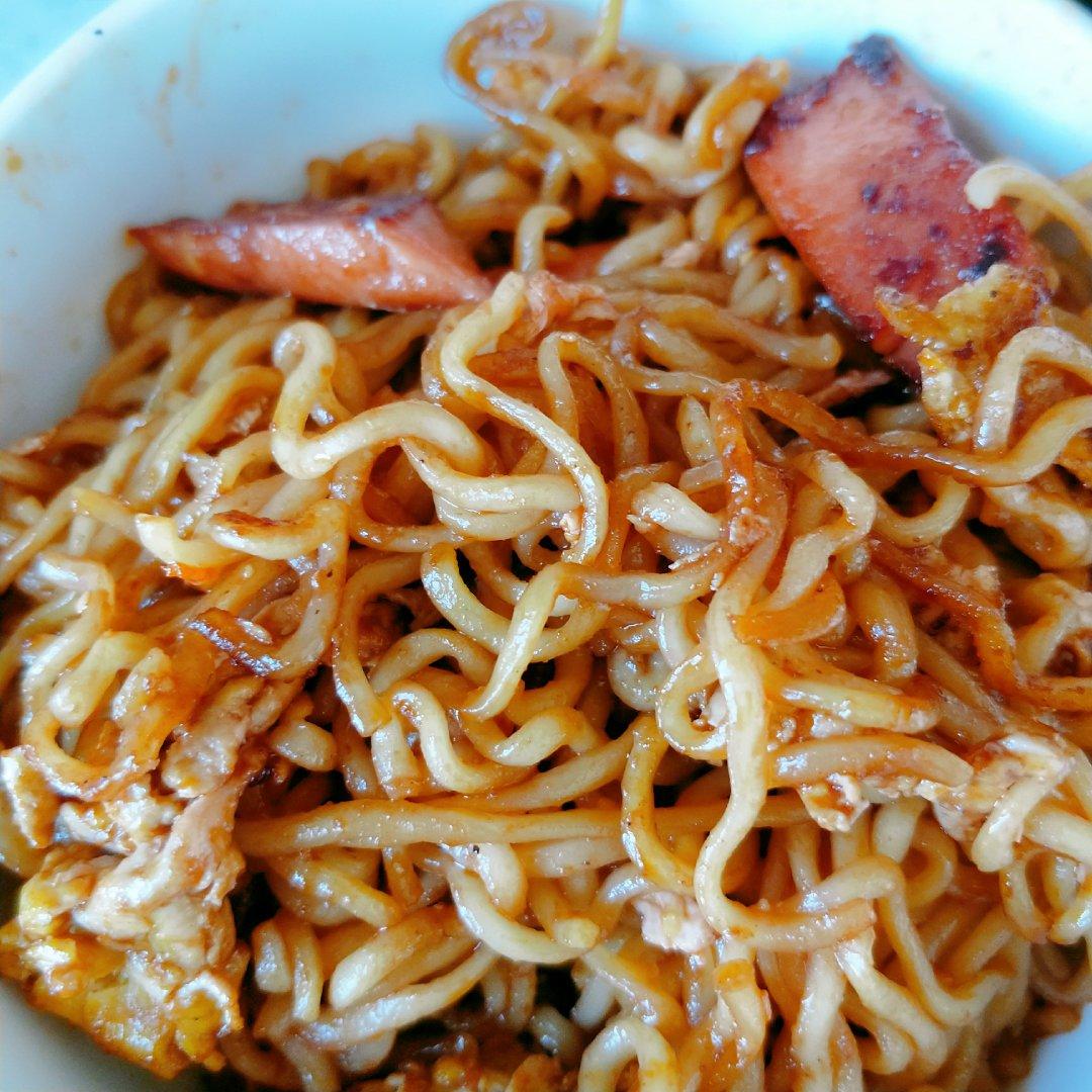 路边摊风味炒方便面