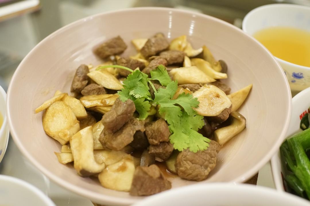 黑椒杏鲍菇牛肉粒