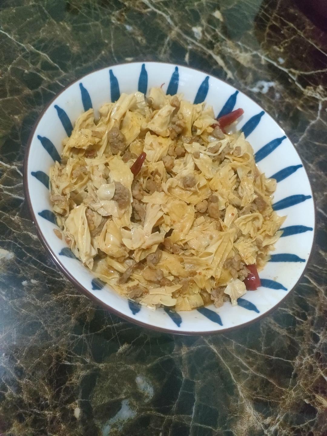 腐竹烧肉末｜家常下饭菜