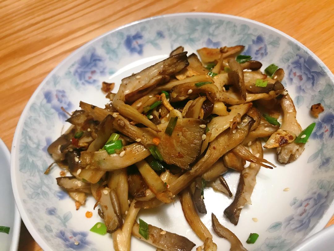 干煸平菇（有肉的味道）