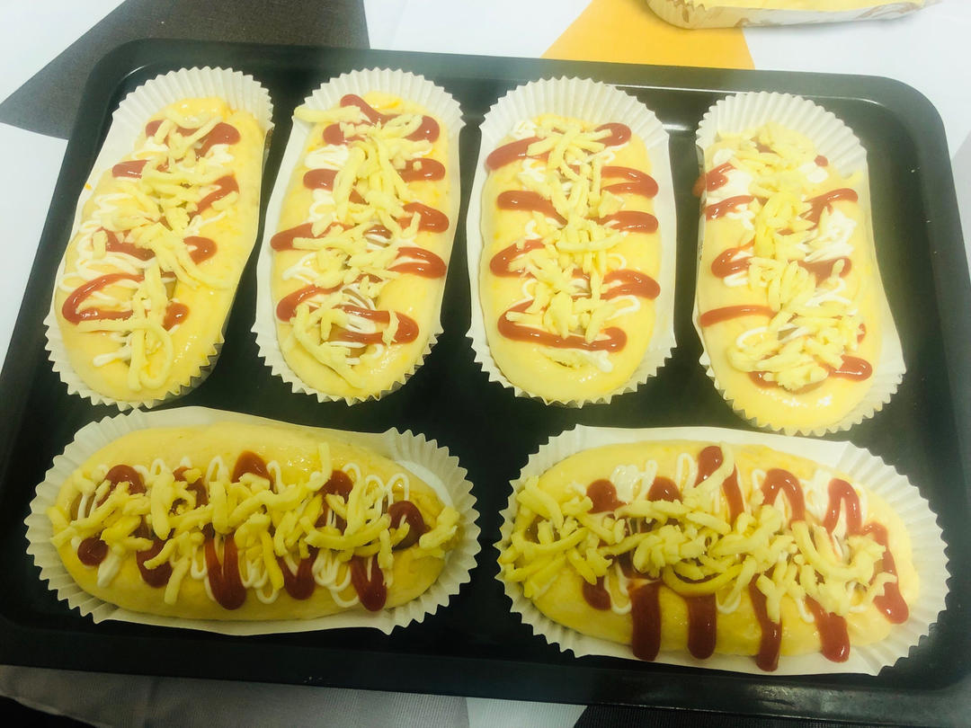 一个面团撑起一家店的台式面包—香肠面包