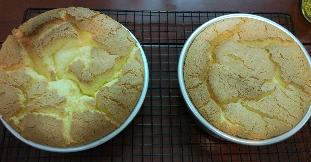 烤箱做蛋糕（戚风蛋糕的做法）