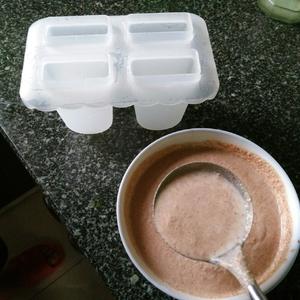 简易巧克力冰棍的做法 步骤3