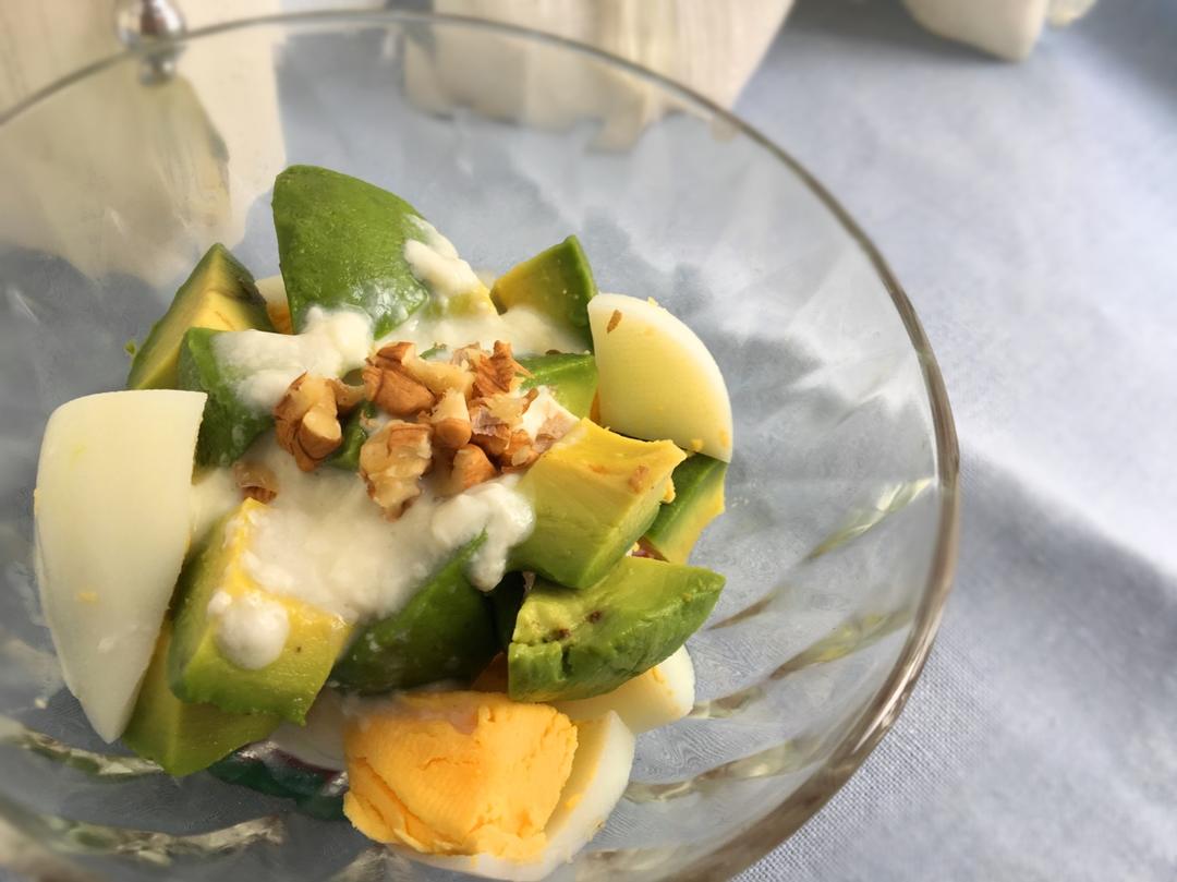 早餐之牛油果鸡蛋沙拉