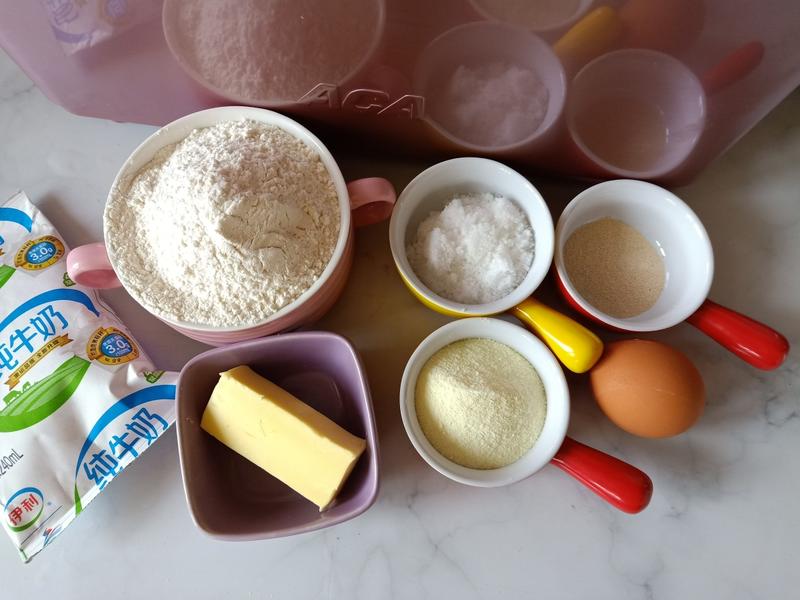 纯奶手撕吐司的做法 步骤1