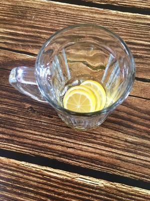 清肠解腻的自制柠檬水的做法 步骤1