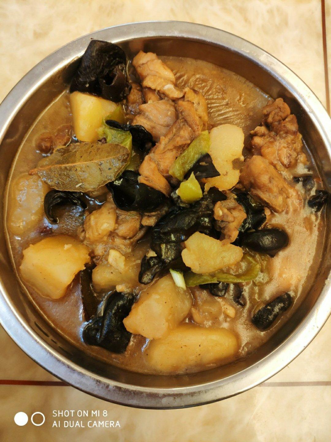 土豆炖鸡块