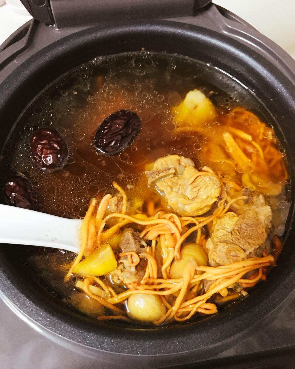 lichee887做的板栗虫草花猪骨汤