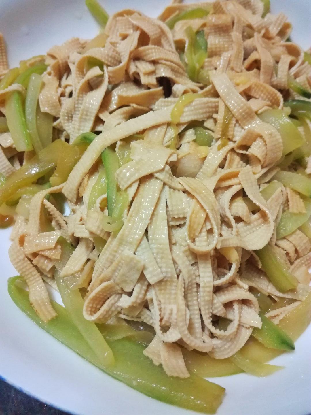 黄瓜干豆腐丝