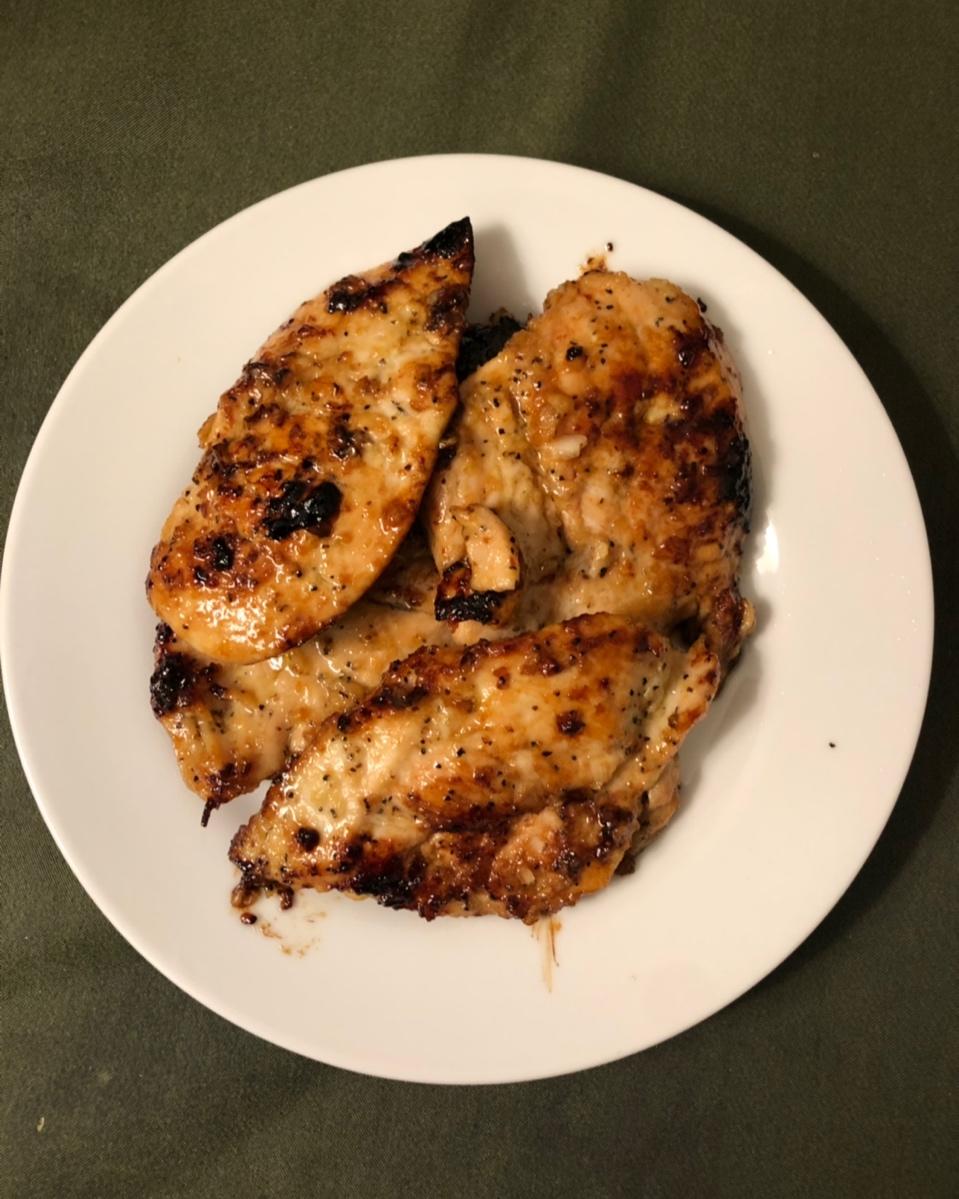 酷炫屌炸天好吃的煎鸡胸肉（香蒜蜂蜜煎鸡胸肉）