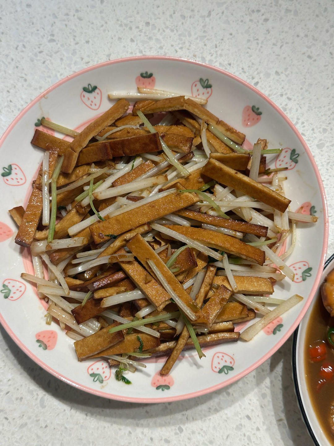 午餐晚餐简单快手下饭菜芹菜炒香干