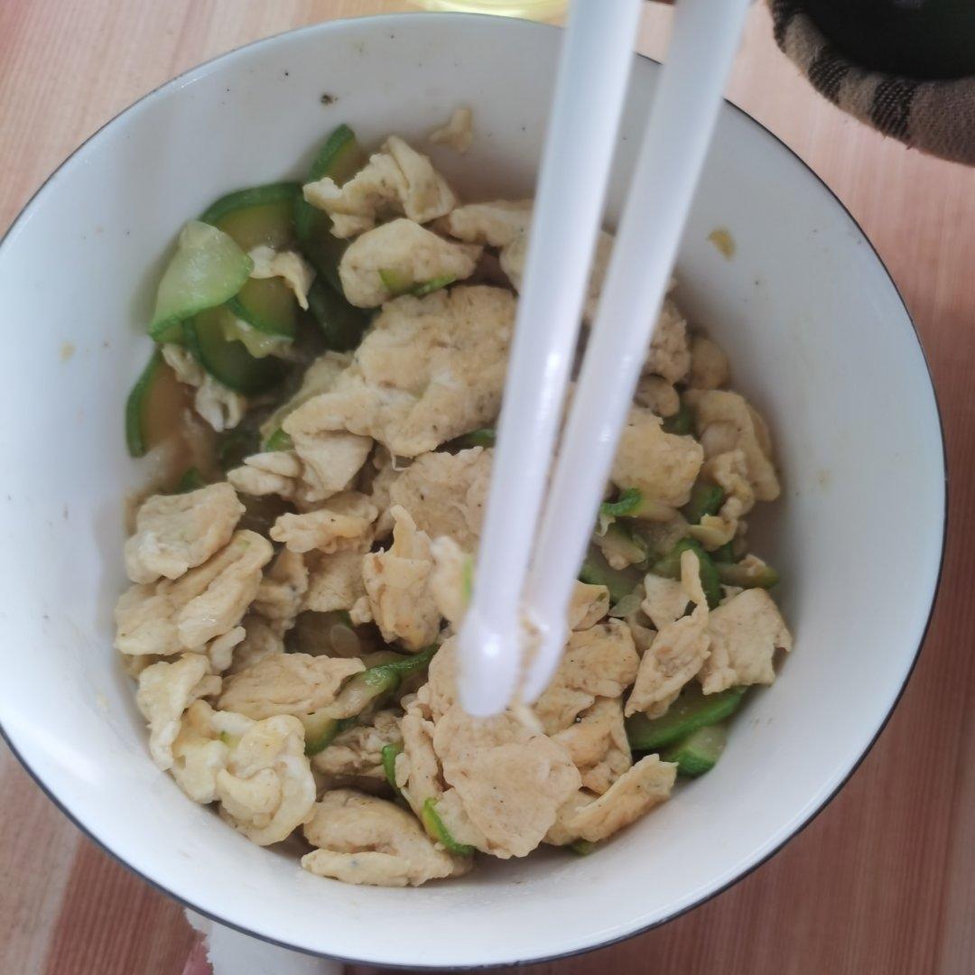 西葫芦炒鸡蛋(从不修图，拒绝夸张)