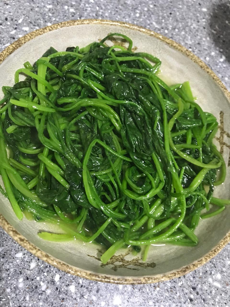 清炒菠菜