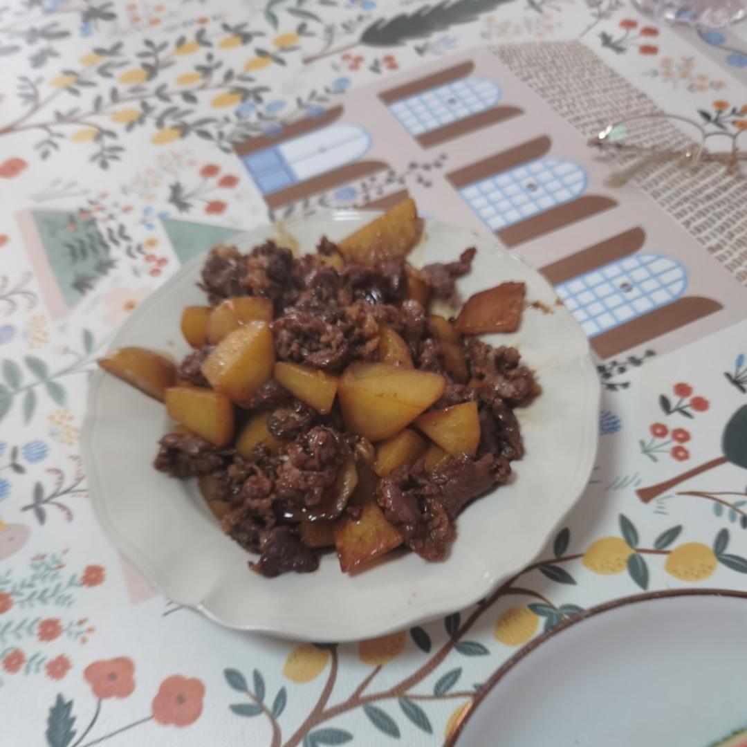 【家常菜】土豆炒牛肉粒