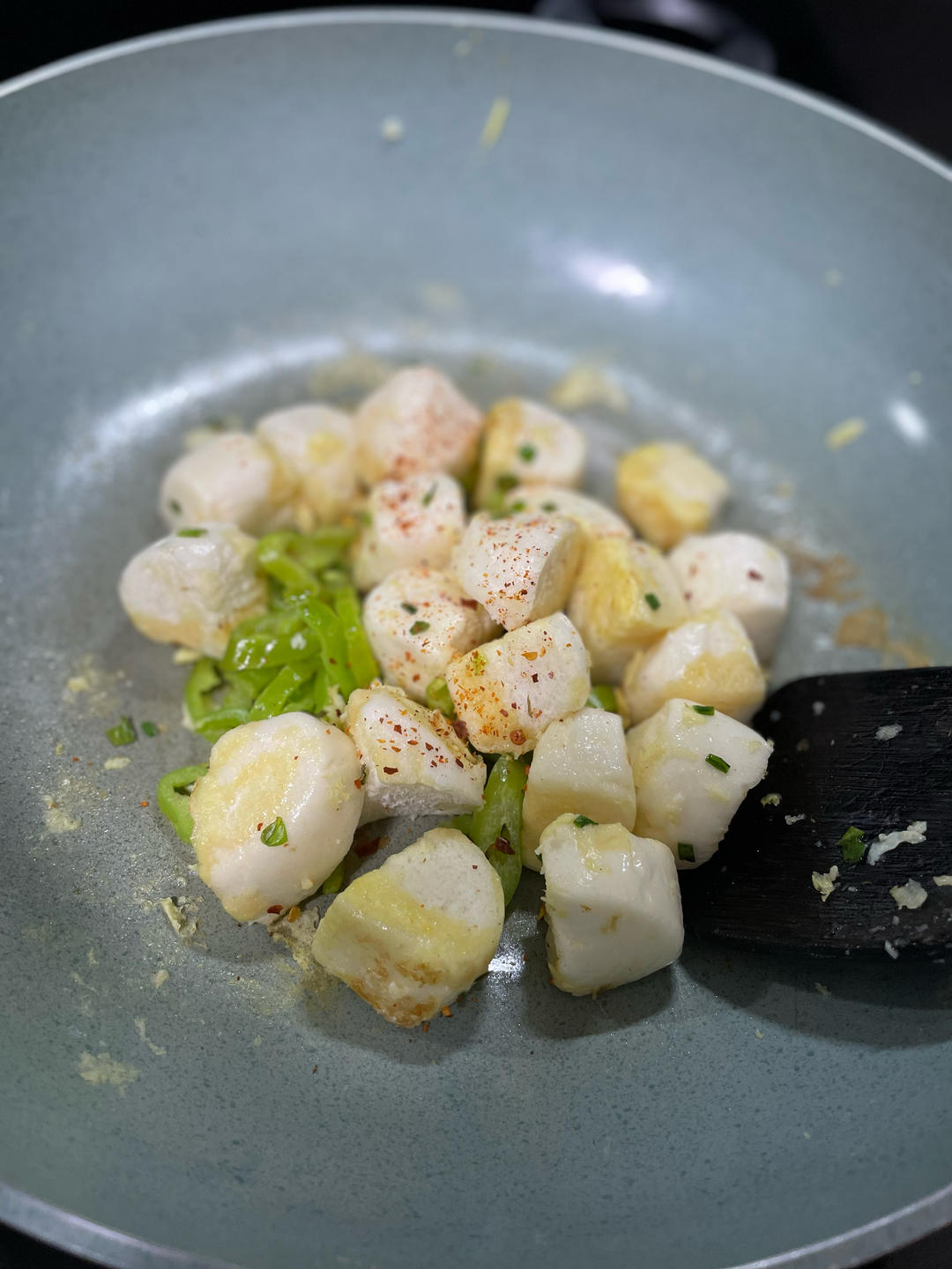 孜然青椒炒馍 把剩馒头吃出烤肉的感觉 外酥里软盘子都想舔干净