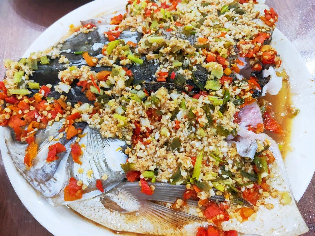 家庭版剁椒蒸鱼头，味道胜比大酒店👍