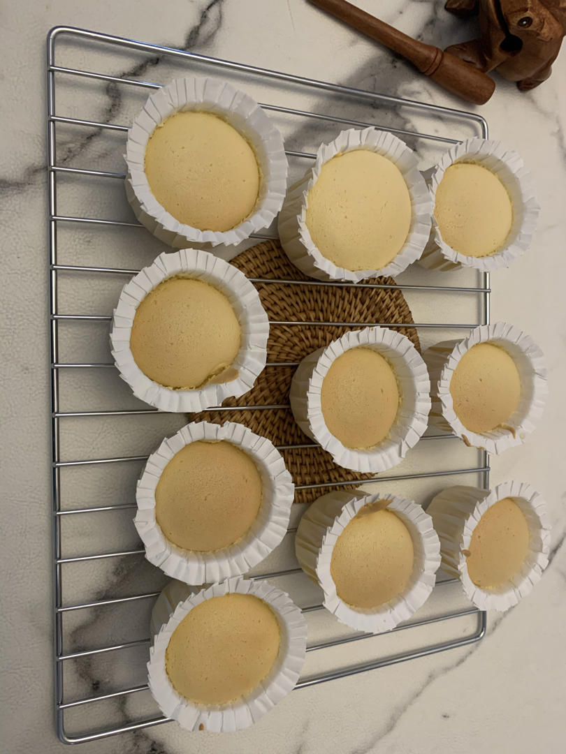 纸杯蛋糕，绝对不塌不裂，百分百成功四段式烘烤方法，不私藏无保留