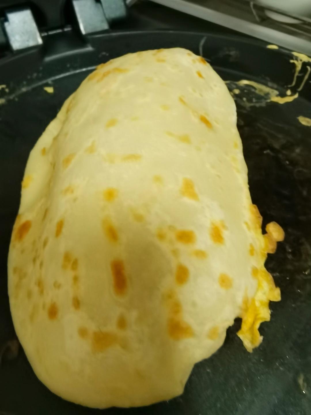 张张都鼓大泡的鸡蛋灌饼这样做不鼓大泡都难