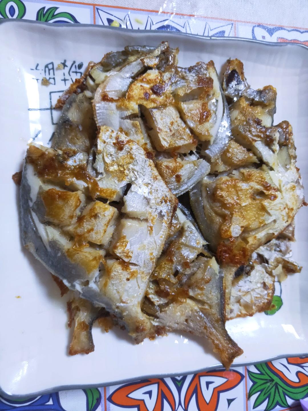 完美版干煎鲳鱼，皮不破、肉不碎、外香里嫩。